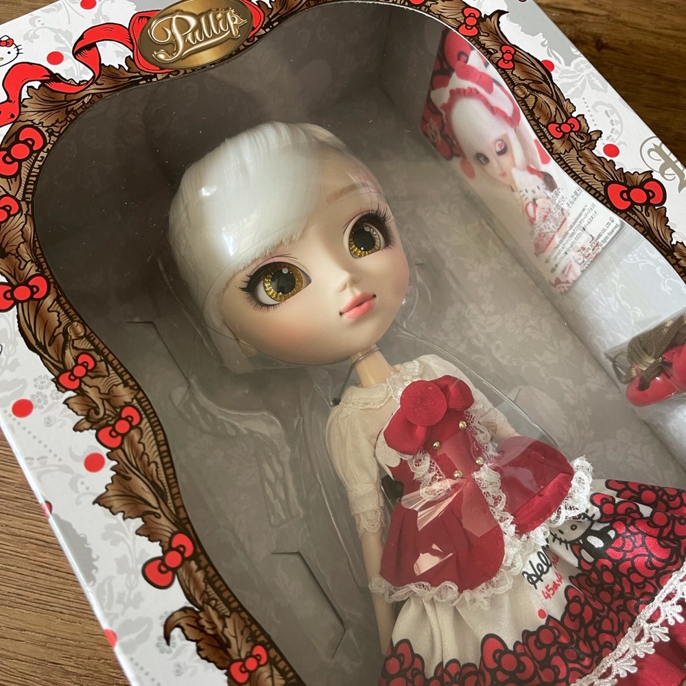 PULLIP (Sanrio)-RARE Limited Ed. Hello Kitty Doll - Picture 9 of 16